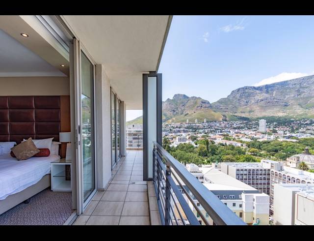 3 BEDROOM APARTMENT RENTED IN CAPE TOWN CITY CENTRE